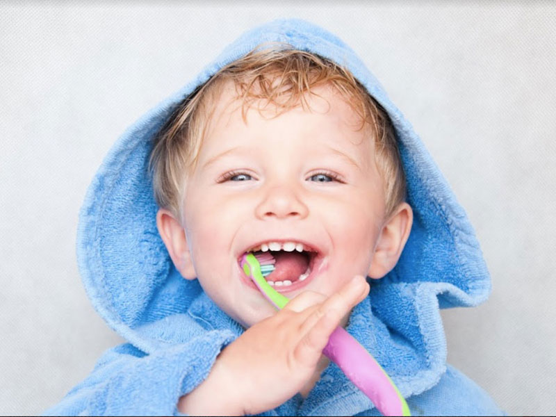 cura e pulizia denti bambino